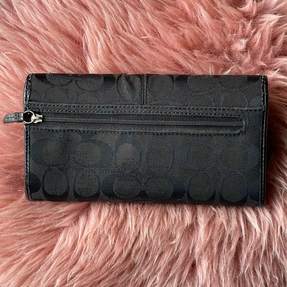 Black Coach long wallet - Picture 2 of 6